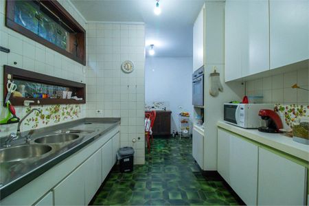 Casa à venda com 325m², 4 quartos e 5 vagas