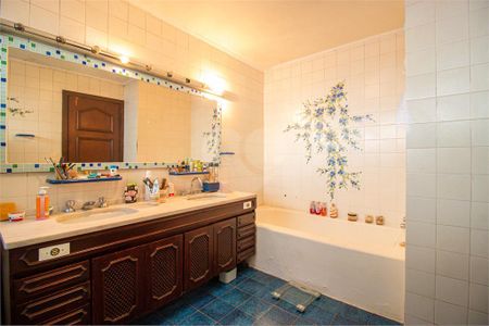 Casa à venda com 325m², 4 quartos e 5 vagas