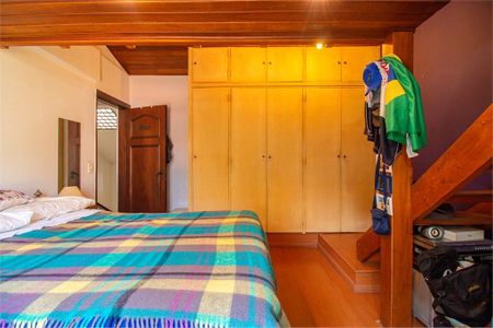 Casa à venda com 325m², 4 quartos e 5 vagas