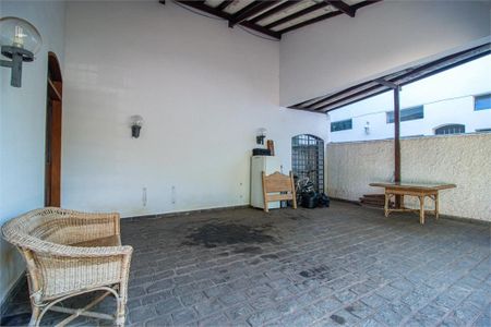 Casa à venda com 325m², 4 quartos e 5 vagas