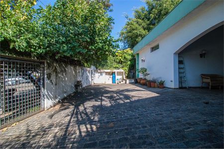 Casa à venda com 325m², 4 quartos e 5 vagas