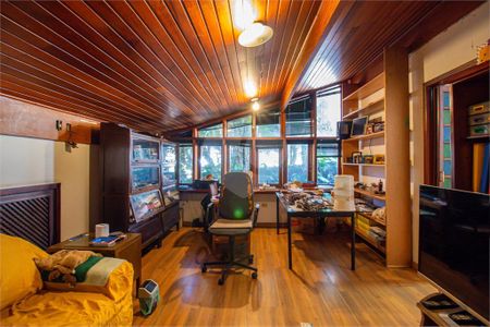 Casa à venda com 325m², 4 quartos e 5 vagas
