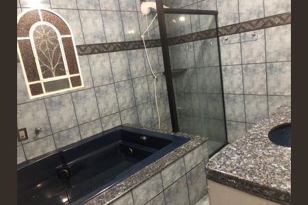 Casa à venda com 180m², 3 quartos e 4 vagas