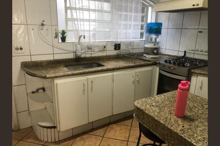 Casa à venda com 180m², 3 quartos e 4 vagas