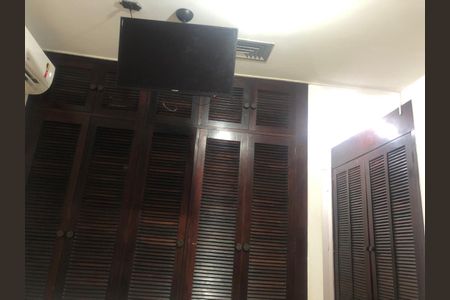 Casa à venda com 180m², 3 quartos e 4 vagas