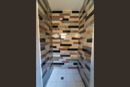 Casa à venda com 75m², 2 quartos e 2 vagas Casa à venda com 75m², 2 quartos e 2 vagasBanheiro da Suíte 1 Detalhe