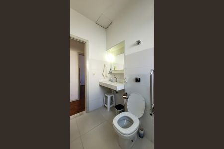 Casa à venda com 280m², 6 quartos e 2 vagasBanheiro social 1