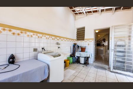 Casa à venda com 280m², 6 quartos e 2 vagasLavanderia