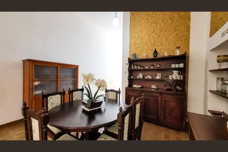 Casa à venda com 280m², 6 quartos e 2 vagasSala de Jantar