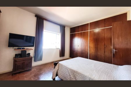 Casa à venda com 280m², 6 quartos e 2 vagasSuite 