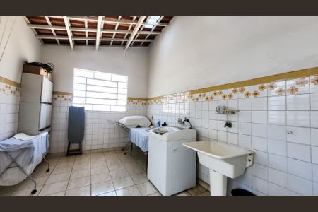 Casa à venda com 280m², 6 quartos e 2 vagasLavanderia