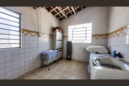 Casa à venda com 280m², 6 quartos e 2 vagasLavanderia