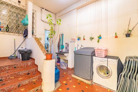 Casa à venda com 228m², 3 quartos e 2 vagas Casa à venda com 228m², 3 quartos e 2 vagasÁrea de Serviço