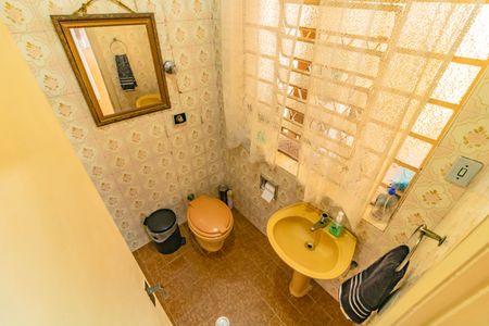 Casa à venda com 228m², 3 quartos e 2 vagas Casa à venda com 228m², 3 quartos e 2 vagasBanheiro de Serviço