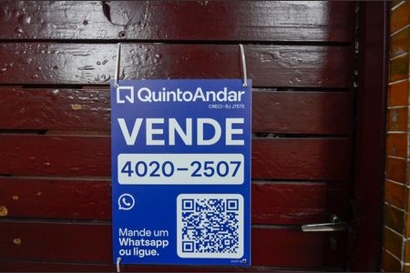 Casa à venda com 200m², 4 quartos e 2 vagas Casa à venda com 200m², 4 quartos e 2 vagasPlaca