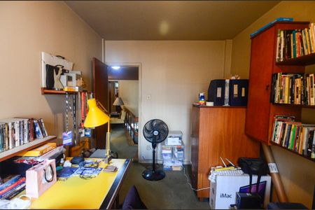 Casa à venda com 200m², 4 quartos e 2 vagas Casa à venda com 200m², 4 quartos e 2 vagasQuarto 1