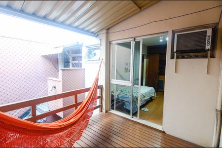 Casa à venda com 200m², 4 quartos e 2 vagas Casa à venda com 200m², 4 quartos e 2 vagasVaranda da Suíte 4