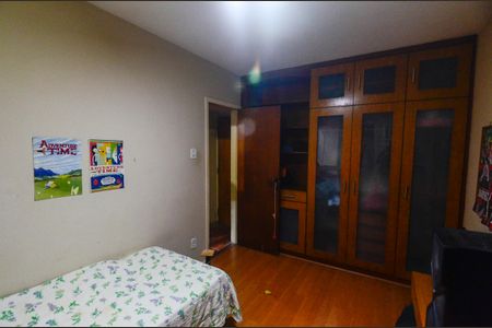 Casa à venda com 200m², 4 quartos e 2 vagas Casa à venda com 200m², 4 quartos e 2 vagasSuíte 4