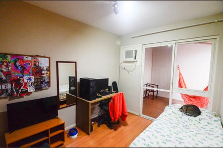 Casa à venda com 200m², 4 quartos e 2 vagas Casa à venda com 200m², 4 quartos e 2 vagasSuíte 4