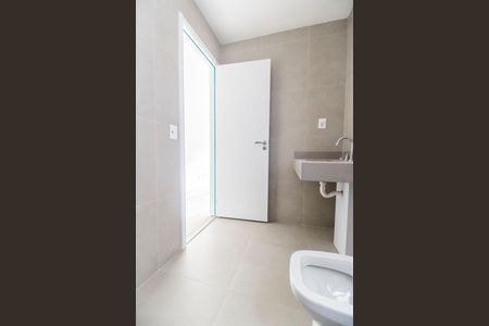 Casa de condomínio à venda com 230m², 3 quartos e 3 vagasBanheiro da Suíte 2