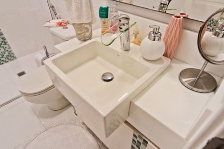 Apartamento à venda com 130m², 3 quartos e 4 vagas Apartamento à venda com 130m², 3 quartos e 4 vagasBanheiro da Suíte 1