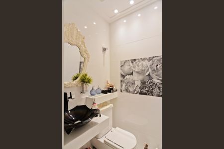 Apartamento à venda com 130m², 3 quartos e 4 vagas Apartamento à venda com 130m², 3 quartos e 4 vagasLavabo