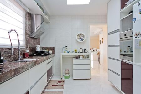 Apartamento à venda com 130m², 3 quartos e 4 vagas Apartamento à venda com 130m², 3 quartos e 4 vagasCozinha