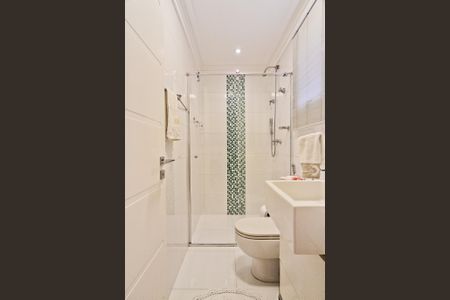 Apartamento à venda com 130m², 3 quartos e 4 vagas Apartamento à venda com 130m², 3 quartos e 4 vagasBanheiro da Suíte 1