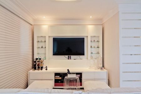 Apartamento à venda com 130m², 3 quartos e 4 vagas Apartamento à venda com 130m², 3 quartos e 4 vagasSala