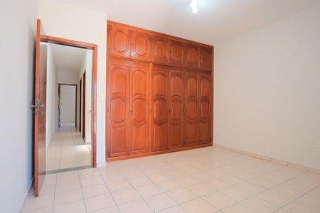 Casa para alugar com 200m², 3 quartos e 2 vagasSuíte