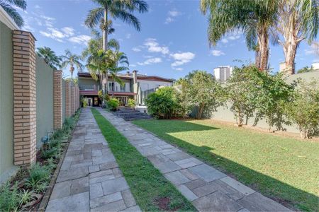 Casa à venda com 290m², 4 quartos e 6 vagas