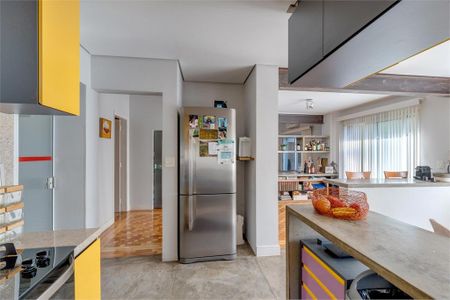 Casa à venda com 290m², 4 quartos e 6 vagas