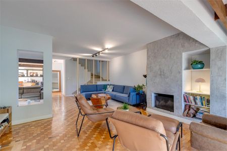 Casa à venda com 290m², 4 quartos e 6 vagas