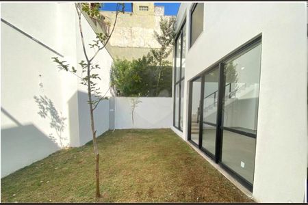 Casa à venda com 330m², 4 quartos e 3 vagas