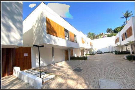Casa à venda com 330m², 4 quartos e 3 vagas