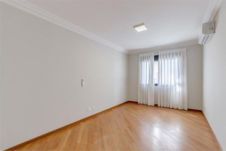 Apartamento à venda com 311m², 4 quartos e 4 vagas