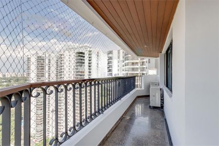 Apartamento à venda com 311m², 4 quartos e 4 vagas
