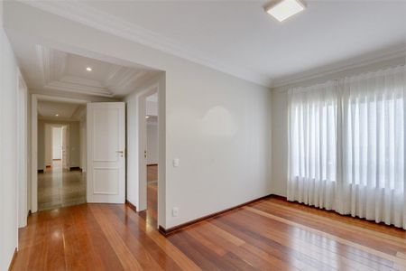 Apartamento à venda com 311m², 4 quartos e 4 vagas