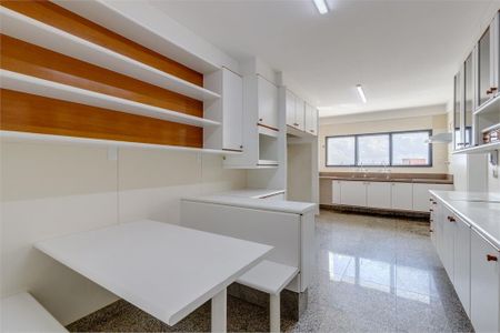 Apartamento à venda com 311m², 4 quartos e 4 vagas