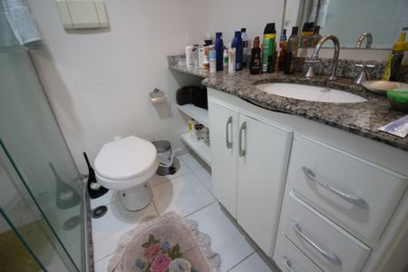 Apartamento à venda com 80m², 3 quartos e 2 vagasBanheiro da Suíte