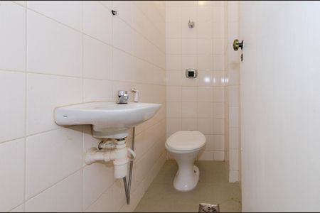 Apartamento à venda com 130m², 4 quartos e 2 vagas Apartamento à venda com 130m², 4 quartos e 2 vagasBanheiro de serviço