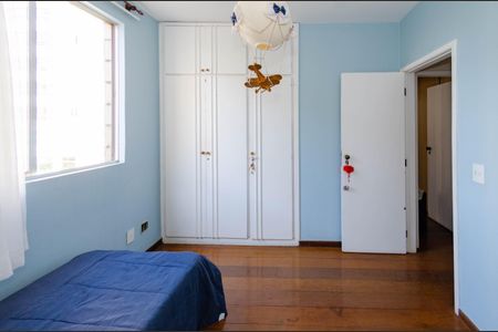 Apartamento à venda com 130m², 4 quartos e 2 vagas Apartamento à venda com 130m², 4 quartos e 2 vagasQuarto 2