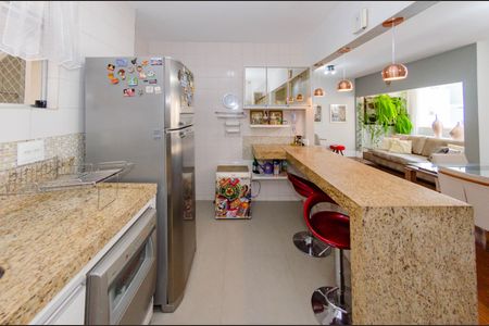 Apartamento à venda com 130m², 4 quartos e 2 vagas Apartamento à venda com 130m², 4 quartos e 2 vagasCozinha