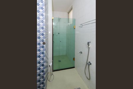 Apartamento à venda com 130m², 4 quartos e 2 vagas Apartamento à venda com 130m², 4 quartos e 2 vagasBanheiro social