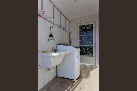 Casa à venda com 270m², 3 quartos e 3 vagasÁrea de Serviço