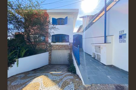 Casa à venda com 270m², 3 quartos e 3 vagasFachada/ Plaquinha