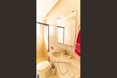 Casa à venda com 600m², 5 quartos e 2 vagas Casa à venda com 600m², 5 quartos e 2 vagasBanheiro 3