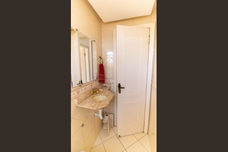 Casa à venda com 600m², 5 quartos e 2 vagas Casa à venda com 600m², 5 quartos e 2 vagasBanheiro 3