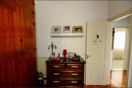 Casa à venda com 104m², 4 quartos e sem vaga Casa à venda com 104m², 4 quartos e sem vagaQuarto 4