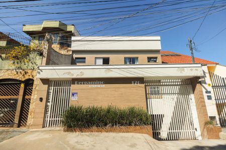 Casa de condomínio à venda com 45m², 2 quartos e 1 vaga Casa de condomínio à venda com 45m², 2 quartos e 1 vagaFachada